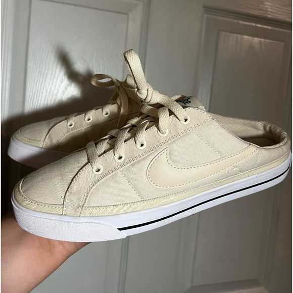 Nike Court Legacy Mule Womens Shoes - Picture 2 of 6